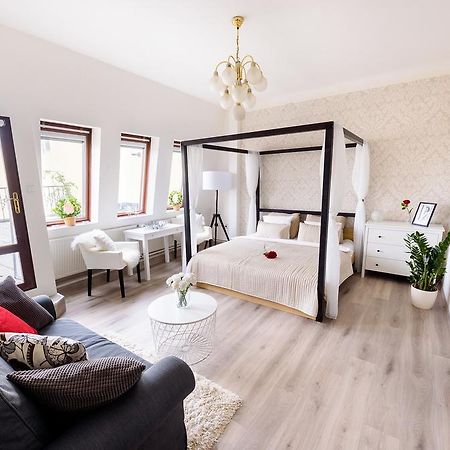 A/C + Terrace Breakfast At Tiffany'S Apartamento Praga Exterior foto