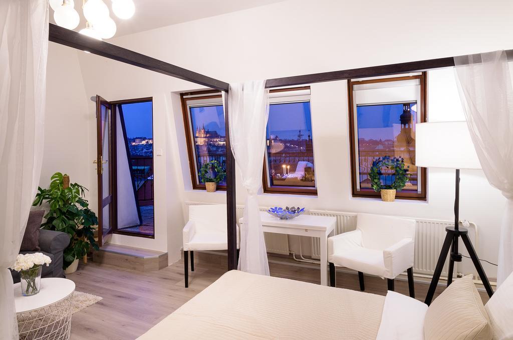 A/C + Terrace Breakfast At Tiffany'S Apartamento Praga Exterior foto